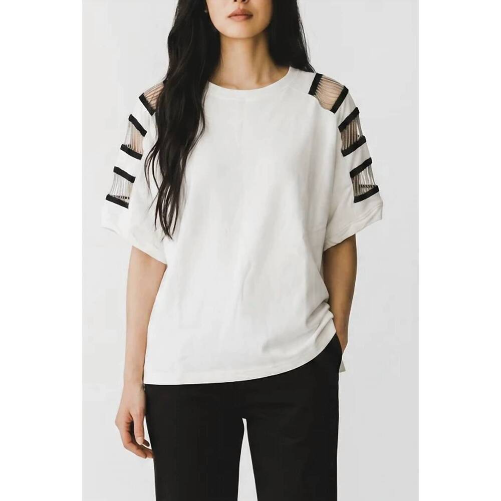 NEW FANTASTIC FAWN chain detail tee in white